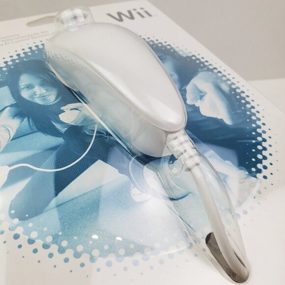 Wii Nunchuk Nintendo Authentic White Remote Accessory RVL-A-FW-USZ Sealed - Picture 4 of 7